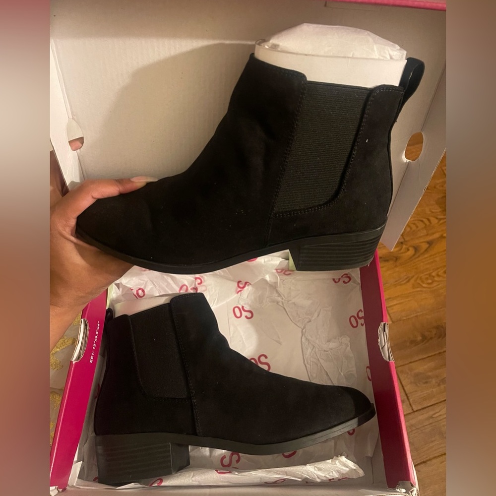Black Chelsea Boots